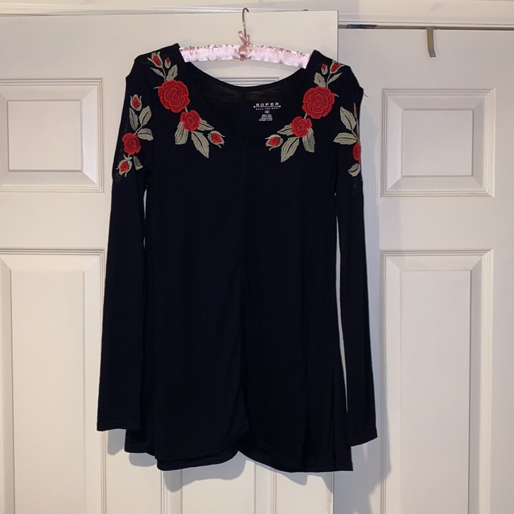 Roper “Cold-Shoulder” L/S Rose Embroidered Shirt Size S
